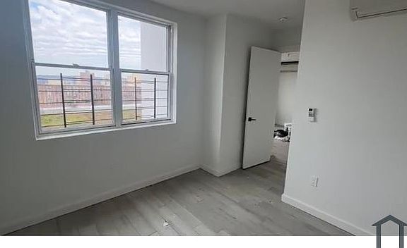 2nd image of 2783 Webb Ave #5A