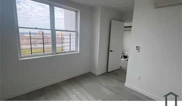2783 Webb Ave #5A — Photo 2