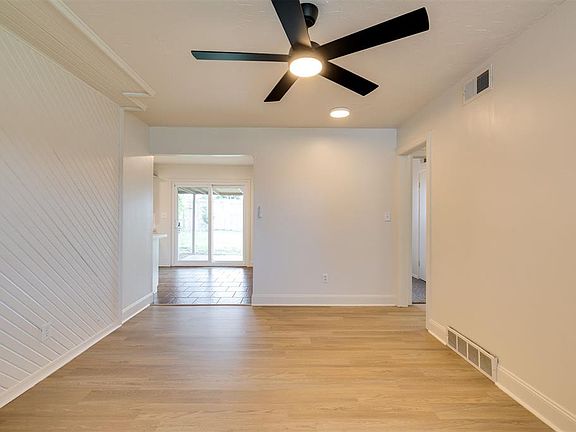3rd image of 3025 SW 71st St