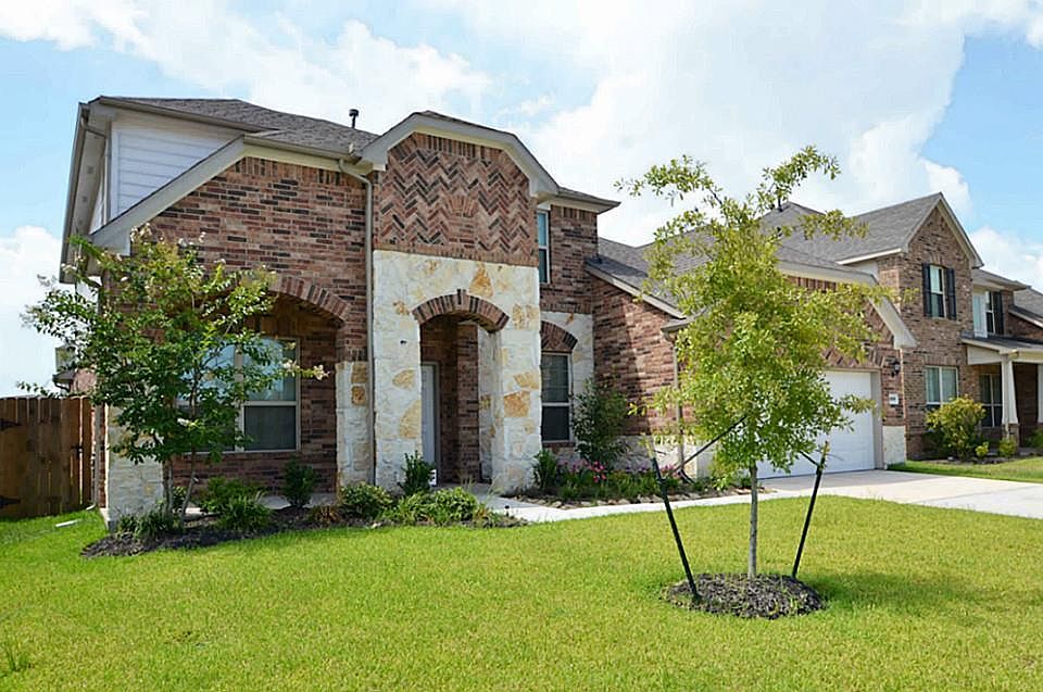 1st image of 26016 Bassfield Ln