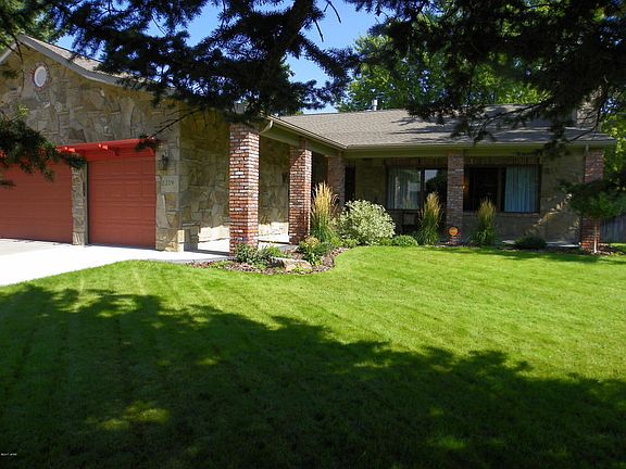3rd image of 2219 Cherry Dr