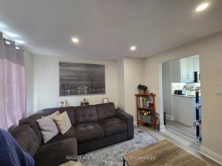 18 Ewing St #2 — Photo 9
