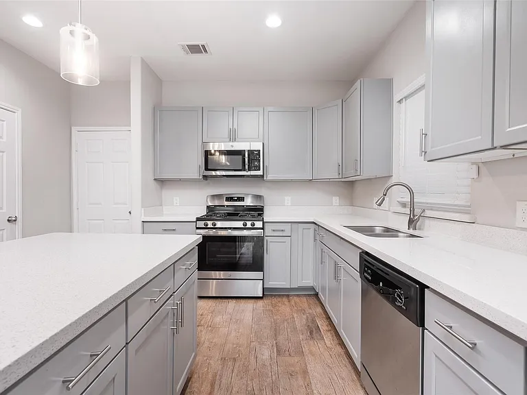 17137 Wilthorne Colony Ct — Photo 3