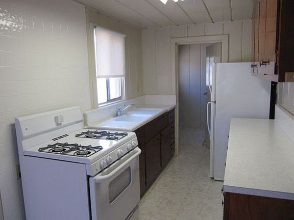 4th image of 3658 Smith St