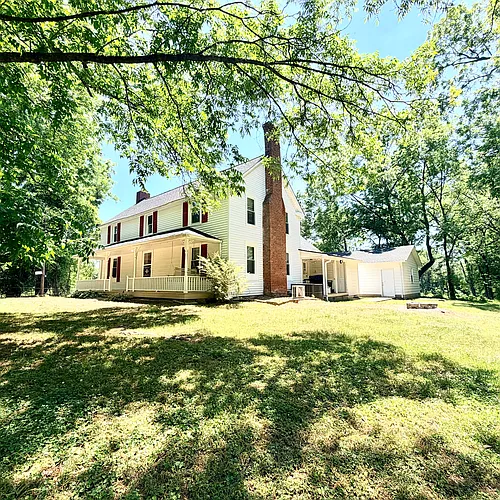 240 Barnes Rd Photo 1