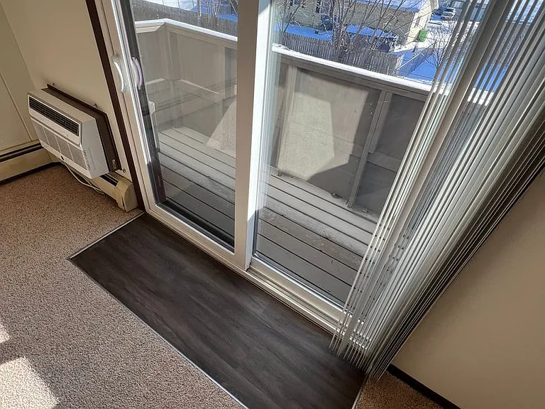 Courtyard Apartment Homes - 816 — Photo 6