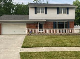 409 Windsor Dr, Elyria, OH