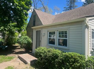 21128 Evergreen Rd, Southfield, MI 48075