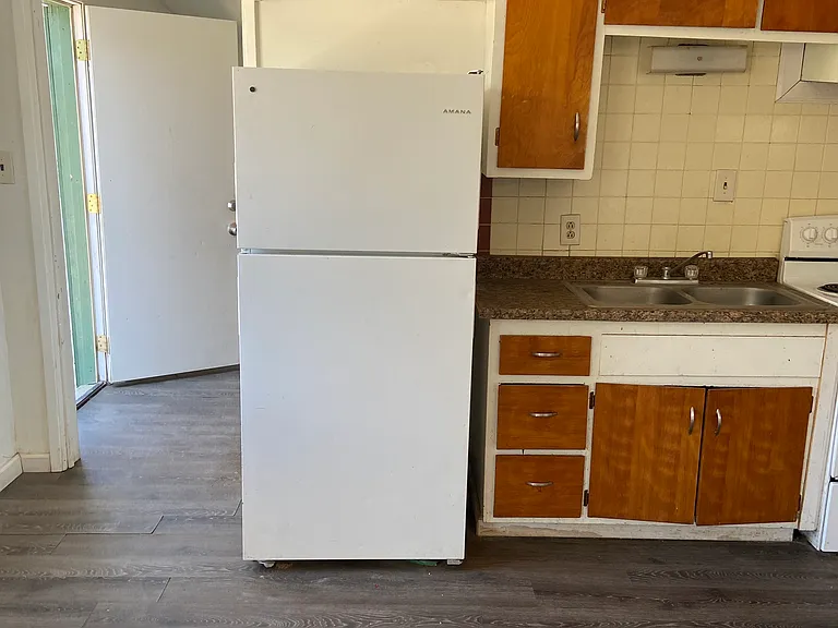3720 Suhre St #B — Photo 8