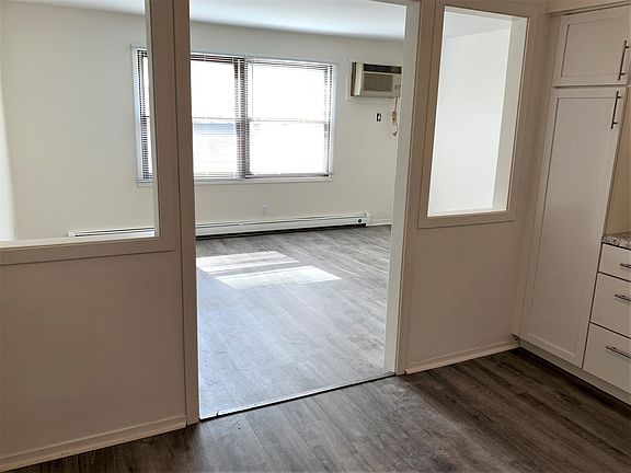 2nd image of 5002 Farwell St #1