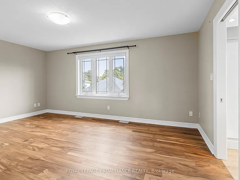 1009 Crestwood Dr — Photo 17