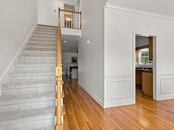 5th image of 2153 Aberdeen Cir