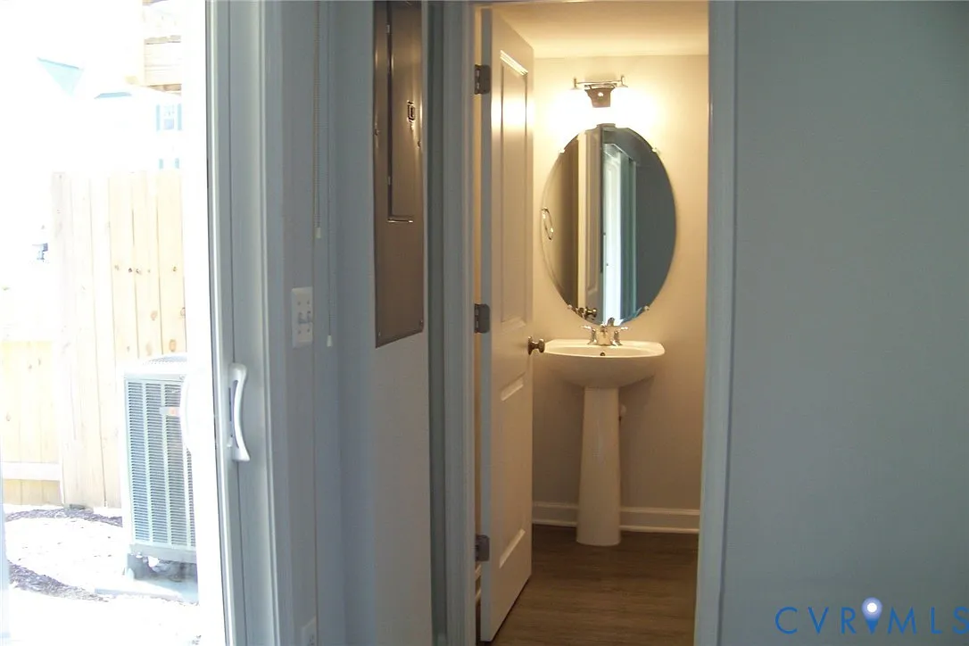 4 bed, 4.0 bath, 2400 sqft, $2,750 — Photo 4