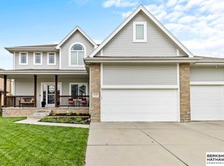 10092 Quail Ridge Dr, La Vista, NE 68128