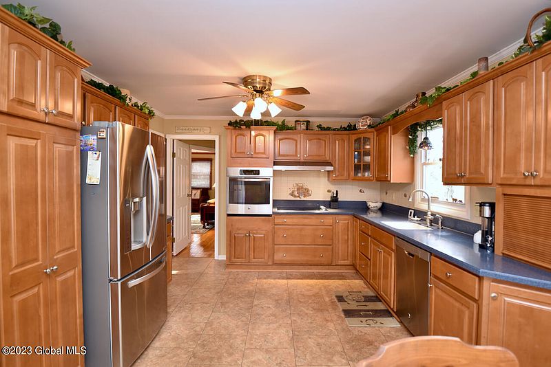 4th image of 18 Eldorado Drive