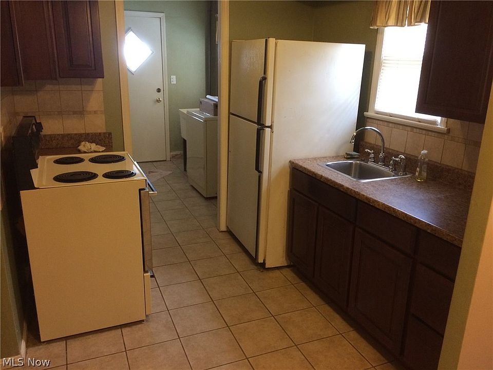 1403 Dawnwood Dr, Parma, OH 44134 Zillow