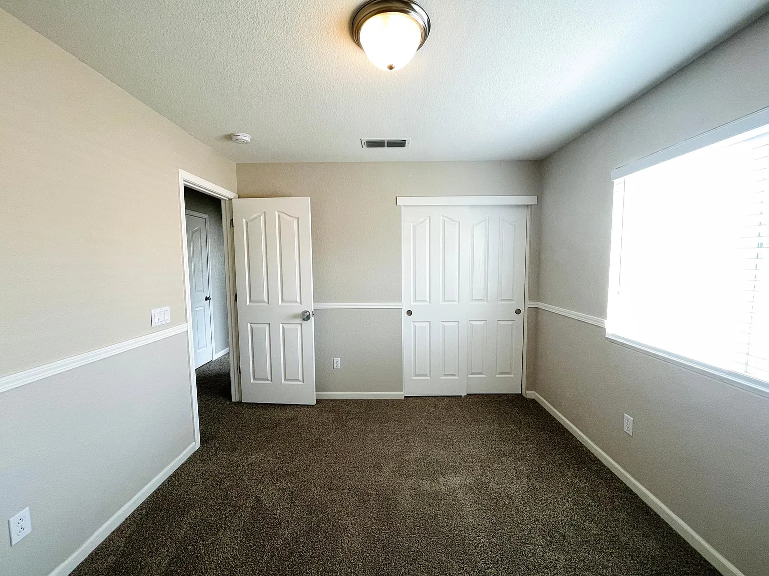 1 bed, 2400 sqft, $800 — Photo 3