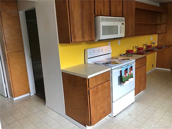 5th image of 1125 E 63rd St