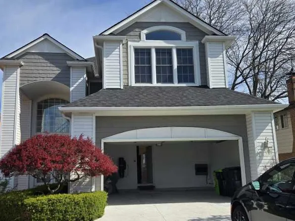 31975 Riverdale St, Harrison Township, MI 48045