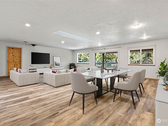 4th image of 8318 Bernice Court SE