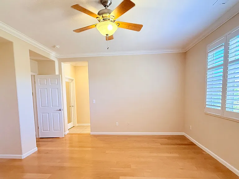 304 Karelian St — Photo 36