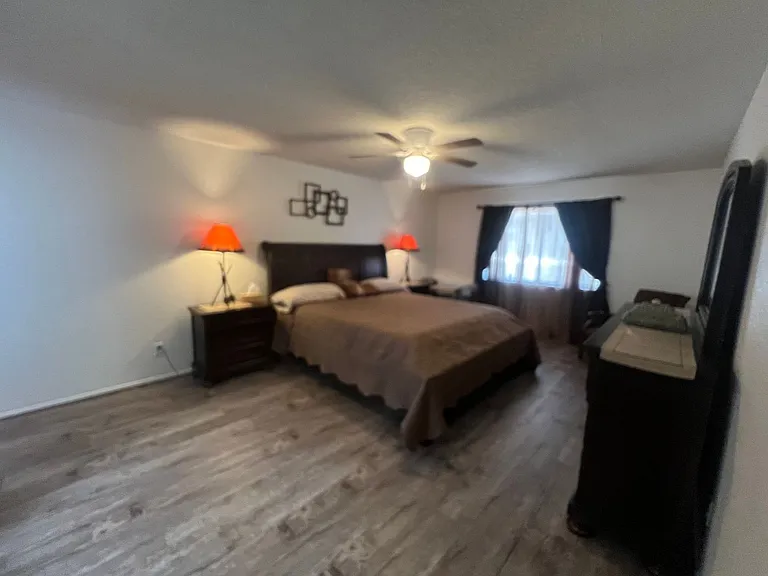 501 E Suffolk Dr — Photo 12