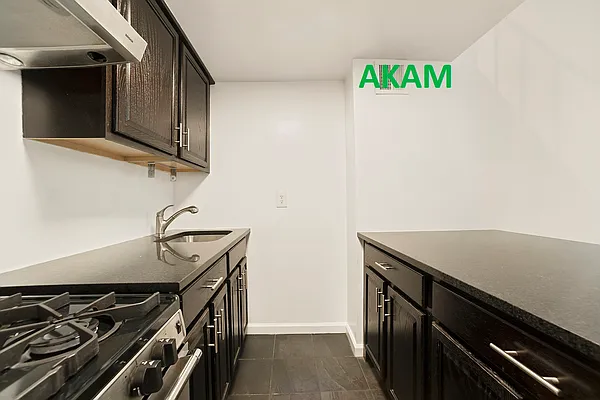 Rented by Akam Sales and Brokerage | media 24