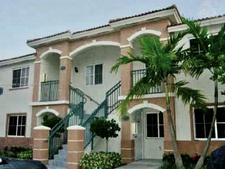 1st image of 1300 SE 31st Ct Unit 201-36