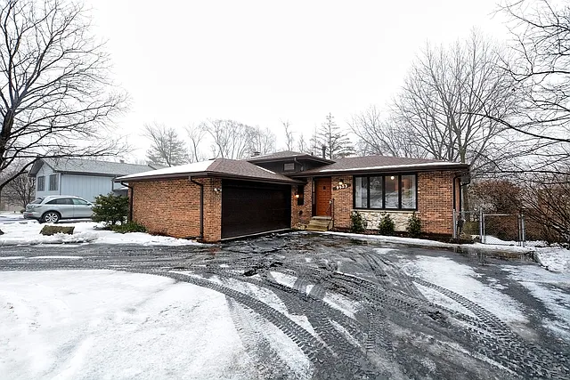 9953 S Wood Ln photo 1