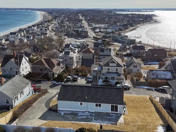 27 Standish Ave, Hull, MA 02045