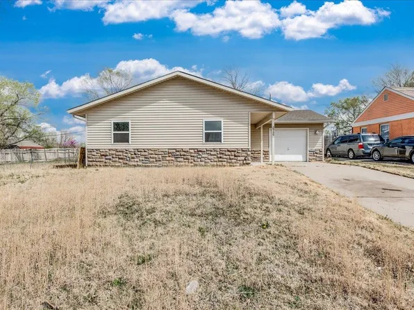 2930 E Maplewood Dr, Wichita, KS 67214
