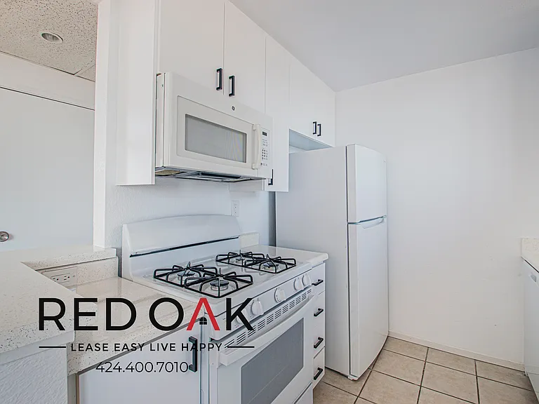 7370 Hawthorn Ave #301 — Photo 2