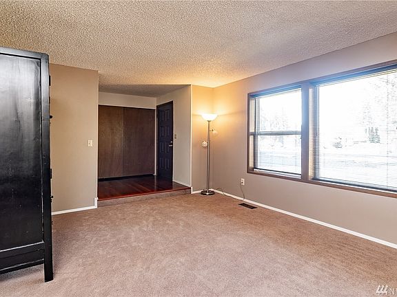 3rd image of 16103 53rd Ave E