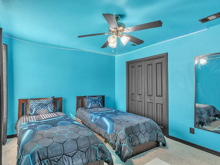 503 Eisenhower Dr — Photo 32