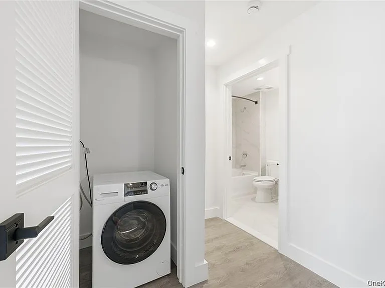 180 Deer Park Ave #207 — Photo 13