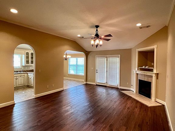 3rd image of 2823 Palmetto St