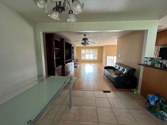 4th image of 226 Merced Dr