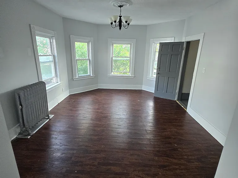 25 Brighton St #3 — Photo 2