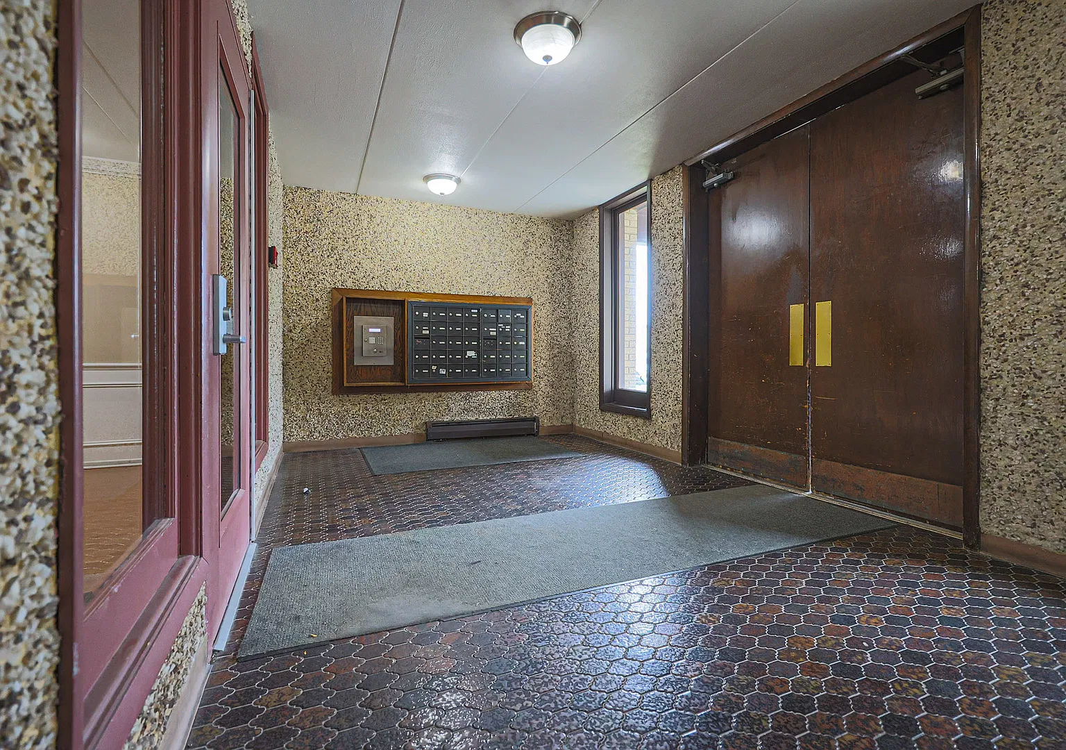 2 bed, 1000 sqft, $2,300 — Photo 3