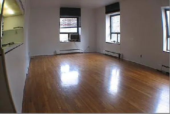 Rented by 4 Points Properties | media 9