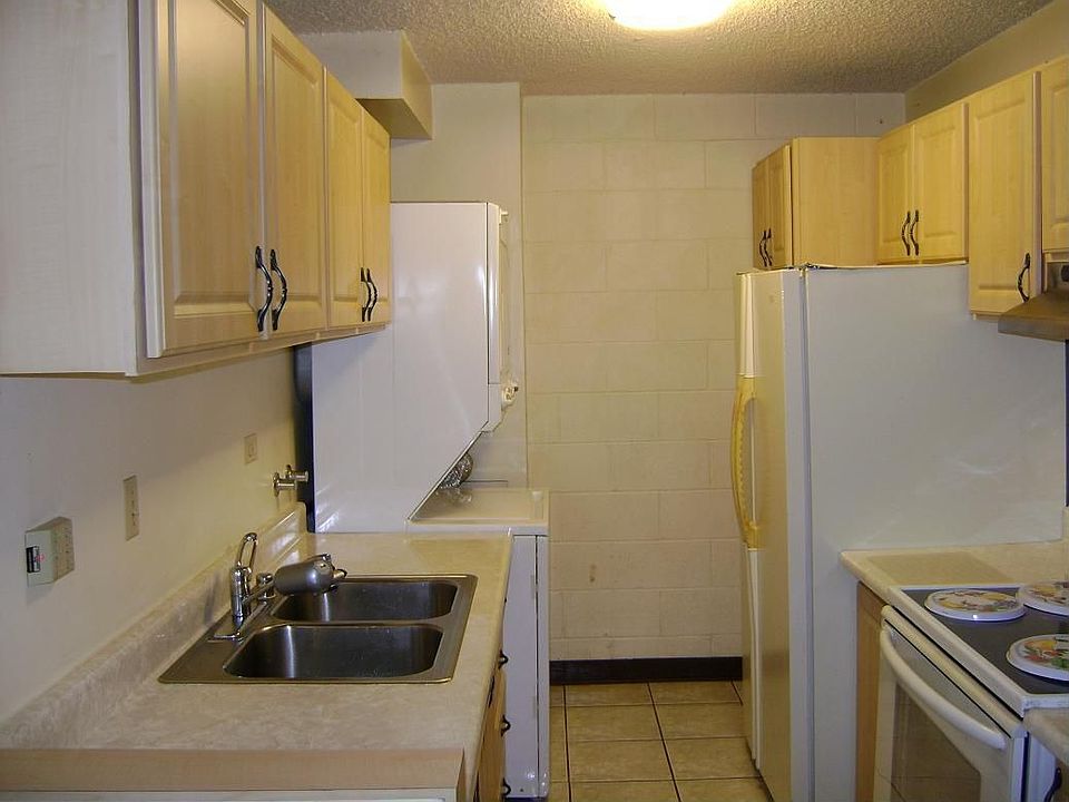 Kitchen with Washer Dryer