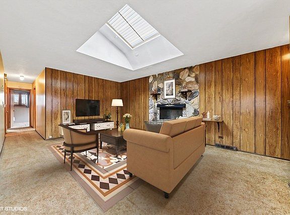 3rd image of 671 Clayton Ln