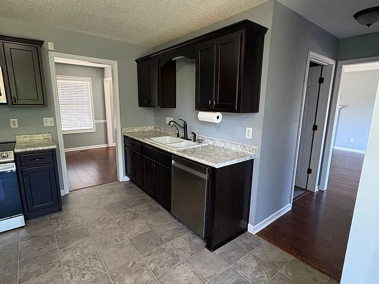 1317 Sunfield Dr — Photo 26
