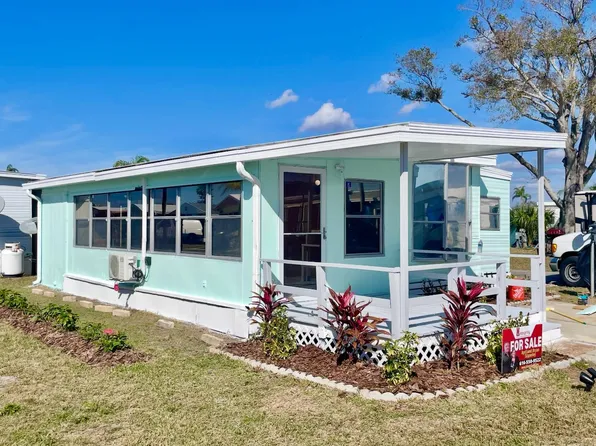 3715 Hula Cir, Ruskin, FL 33570