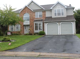 8 Rita Ct, Newark, DE 19702