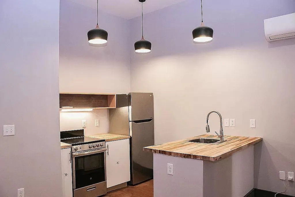 Building Photo - 207 W McMicken Ave #3