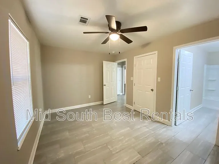 320 Bellewood Ln #B — Photo 10