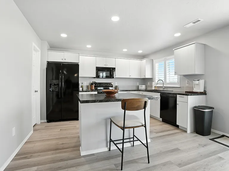1855 SW Besra Dr — Photo 20