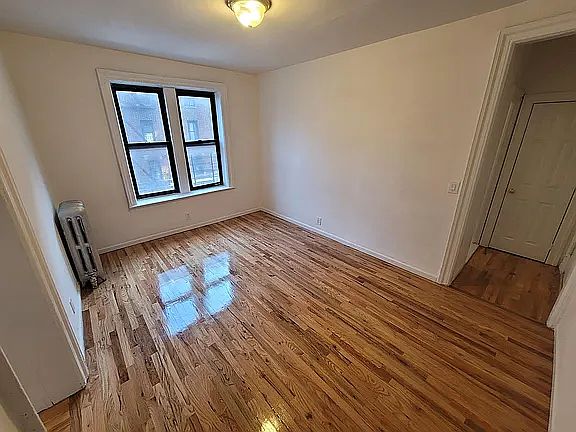 3rd image of 2852 Valentine Ave #4B