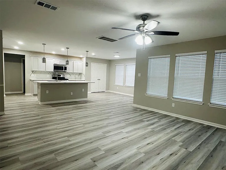 3514 Benjamin Franklin Ln — Photo 5